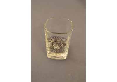 Păhărel pentru alcool pătrat inscripţionat Dracula